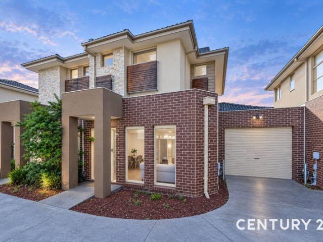 Townhouse for sale in Dandenong, Melbourne
