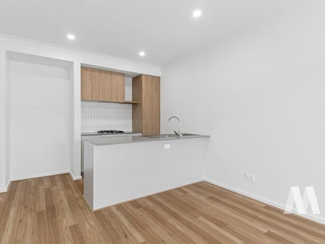 Townhouse for rent in Creekside, Melbourne