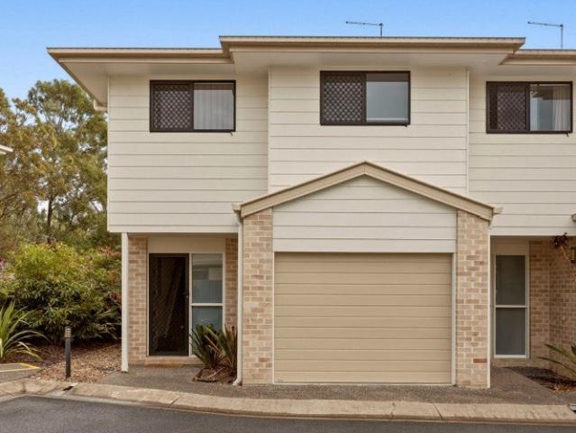 Townhouse for sale in Toombul, Queensland