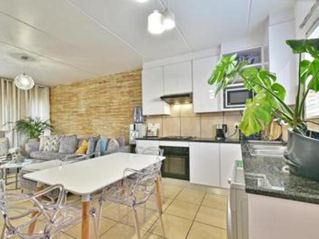 Townhouse for sale in Nooitgedacht, Gauteng