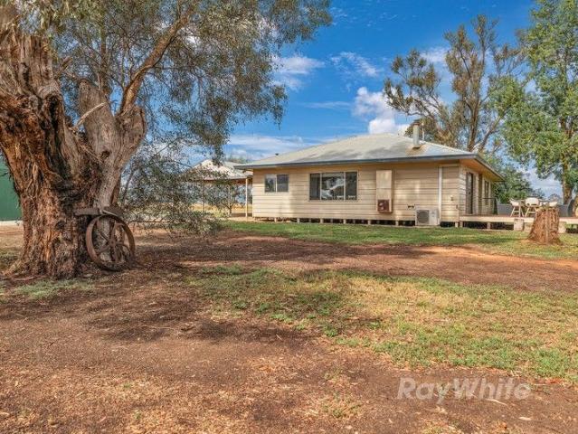 Cottage for sale in Lockington, Victoria