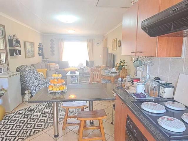 Townhouse for sale in Vosloorus, Gauteng
