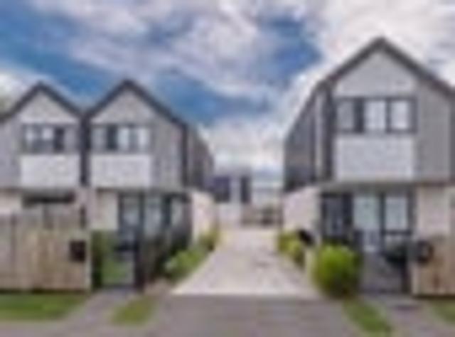 Townhouse for sale in Heathcote, Canterbury
