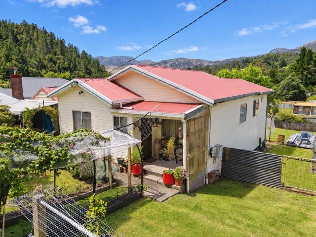 House for sale in Queenstown, West Coast