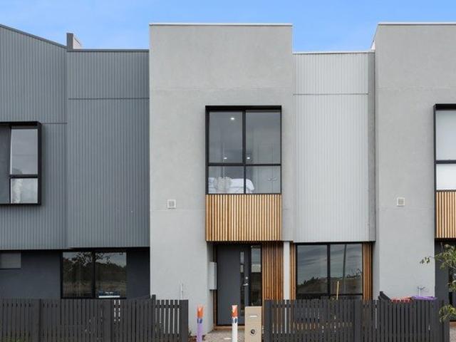 Townhouse for sale in Camerons Creek, Victoria