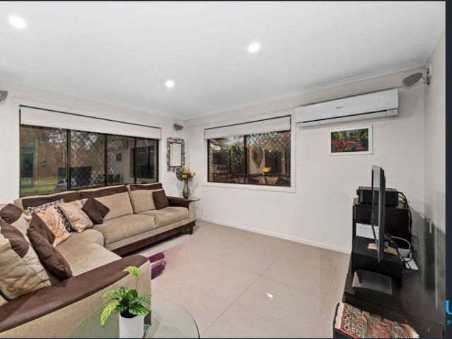 House for rent in Mansfield, Greater Brisbane