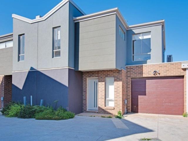 Townhouse for sale in Camerons Creek, Victoria