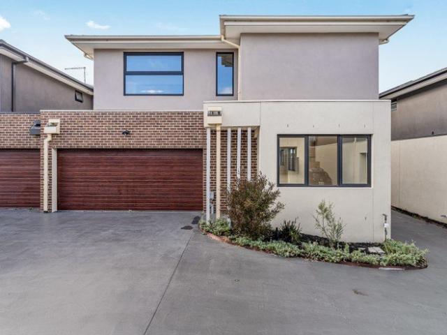 Townhouse for sale in Camerons Creek, Victoria