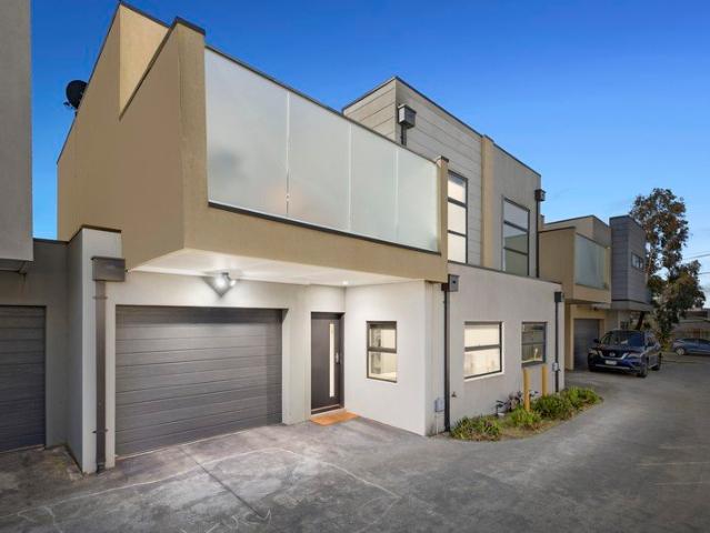 Townhouse for sale in Camerons Creek, Victoria