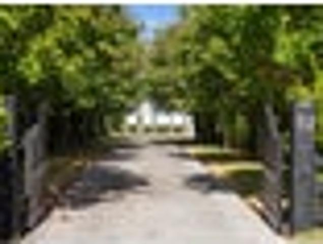 House for sale in Awhitu