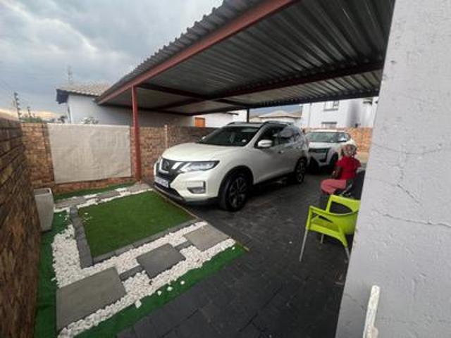 Townhouse for sale in Akasia, Gauteng