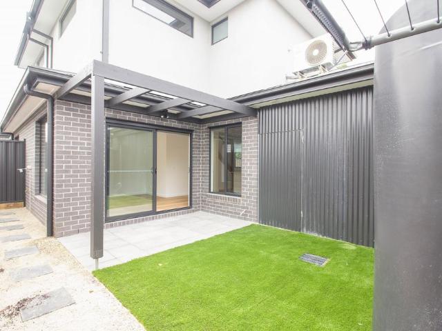 Townhouse for rent in Camerons Creek, Victoria