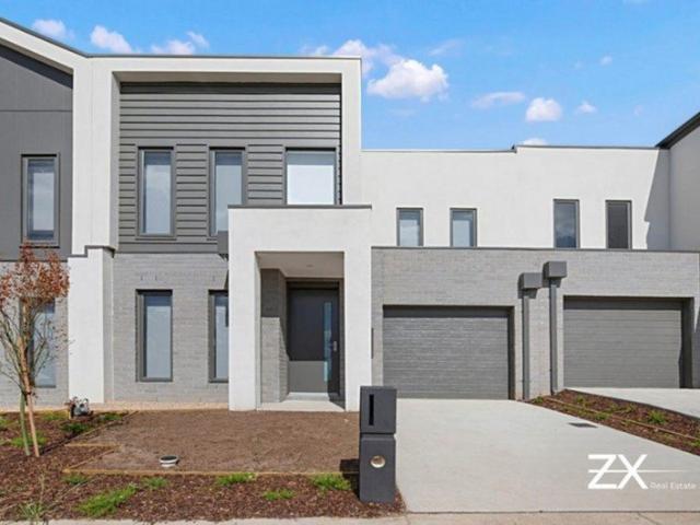 Townhouse for sale in Camerons Creek, Victoria