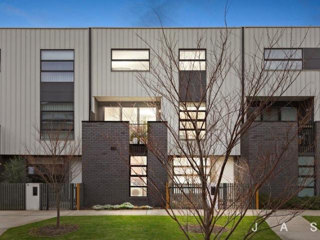 Townhouse for sale in Camerons Creek, Victoria