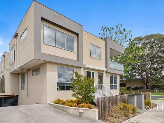 Townhouse for sale in Camerons Creek, Victoria