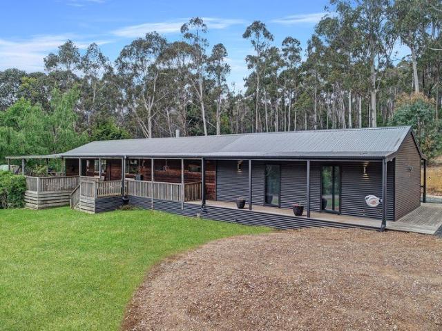 House for rent in Whitfield, Victoria