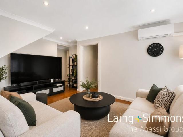 Townhouse for rent in Sydney, New South Wales