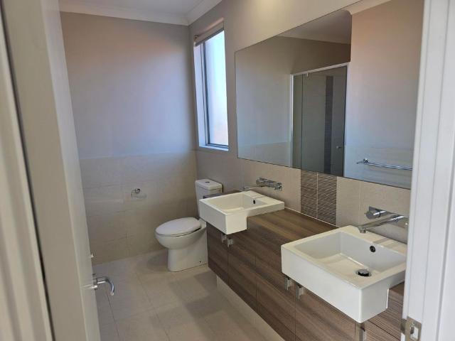 Townhouse for rent in Como, Western Australia