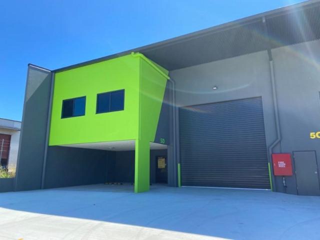 Warehouse for rent in Toombul, Queensland