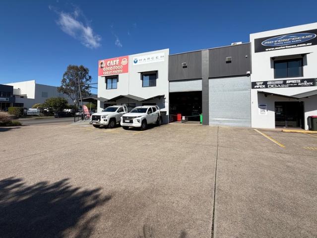 Warehouse for rent in Toombul, Queensland