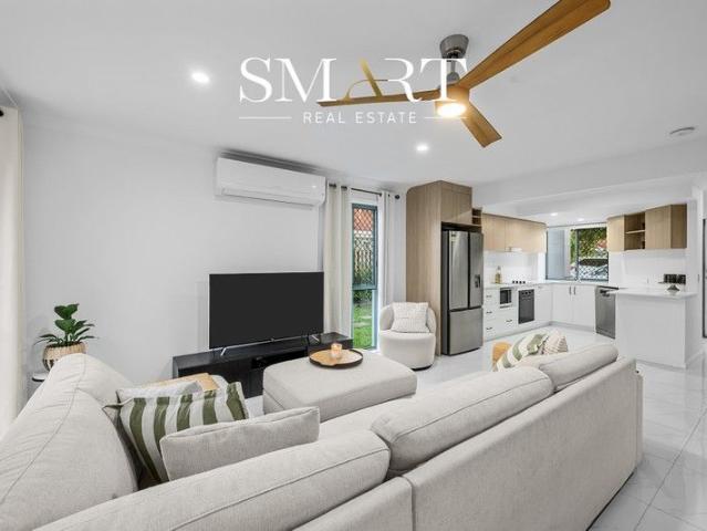 Townhouse for sale in Ashmore City, Queensland