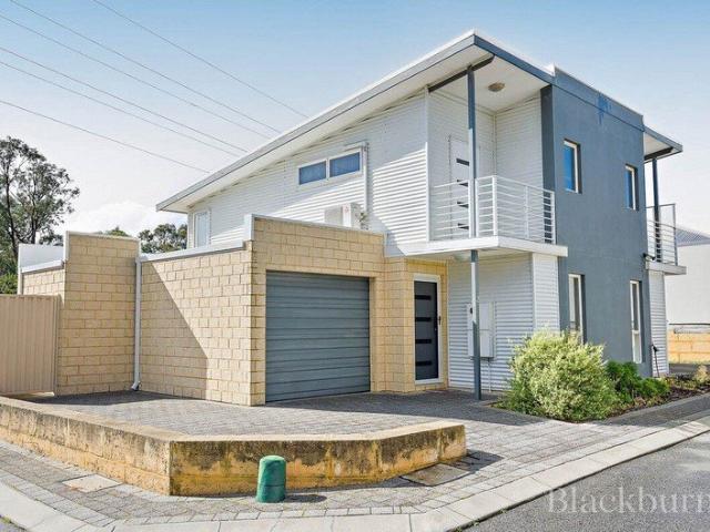 Townhouse for rent in Hamilton Hill, City of Cockburn