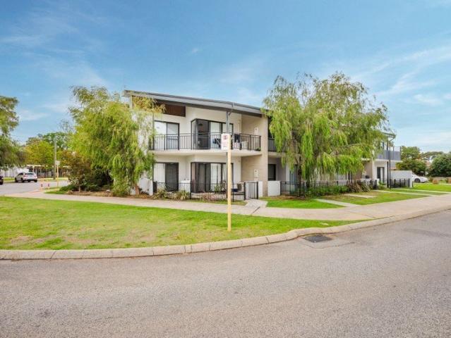 Apartment for sale in Parklands, Western Australia