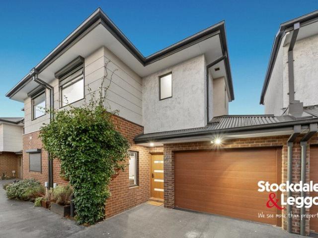 Townhouse for sale in Camerons Creek, Victoria