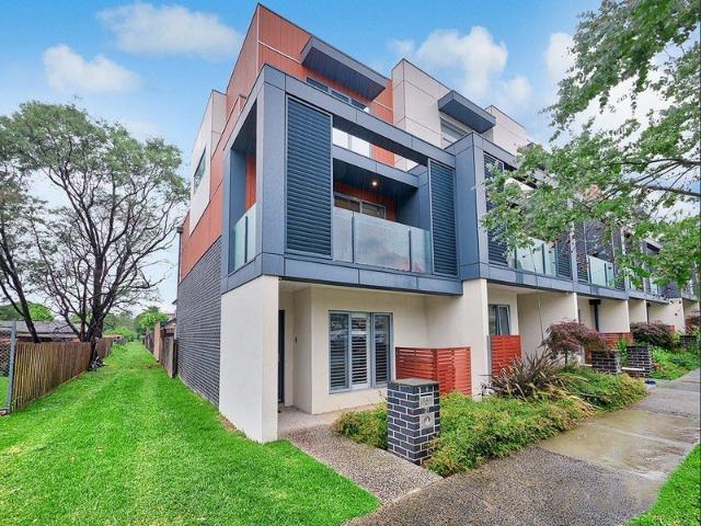 Townhouse for rent in Bayswater, Melbourne