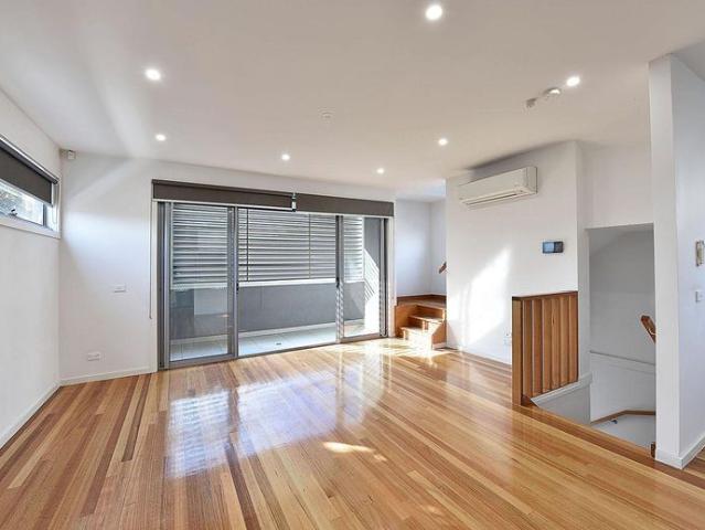 Townhouse for rent in Camerons Creek, Victoria