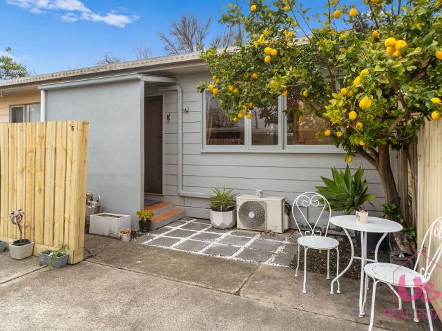 Apartment for sale in Camerons Creek, Victoria