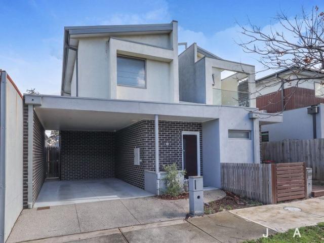 Townhouse for rent in Camerons Creek, Victoria