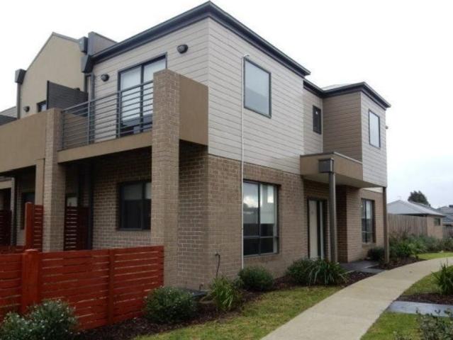 Townhouse for rent in The Rise Estate, Melbourne