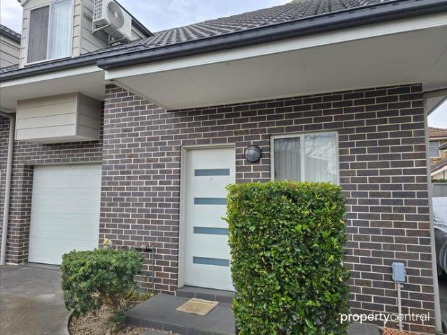 Townhouse for rent in Sydney, New South Wales