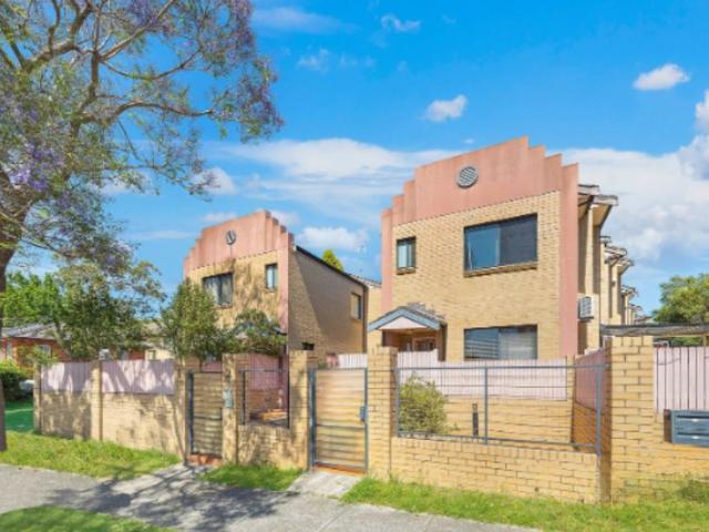 Townhouse for rent in Sydney, New South Wales