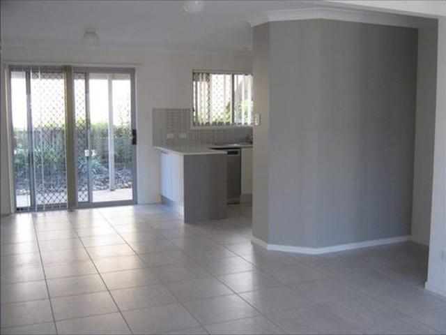 Townhouse for rent in Toombul, Queensland