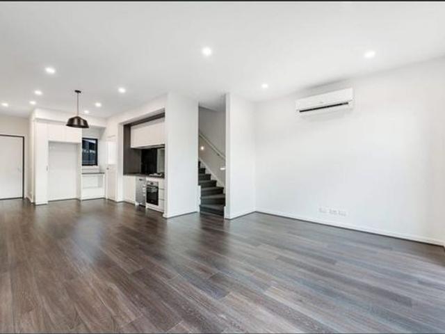 Townhouse for rent in Camerons Creek, Victoria
