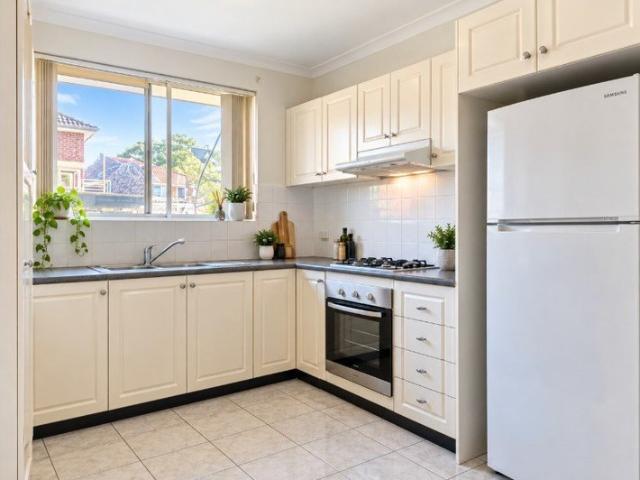 Townhouse for rent in Campsie, Sydney