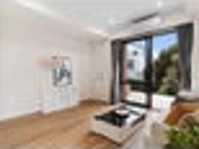 Townhouse for sale in Waitakere