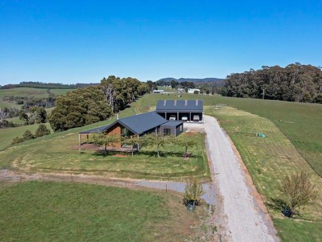 Cottage for sale in Milabena, Tasmania