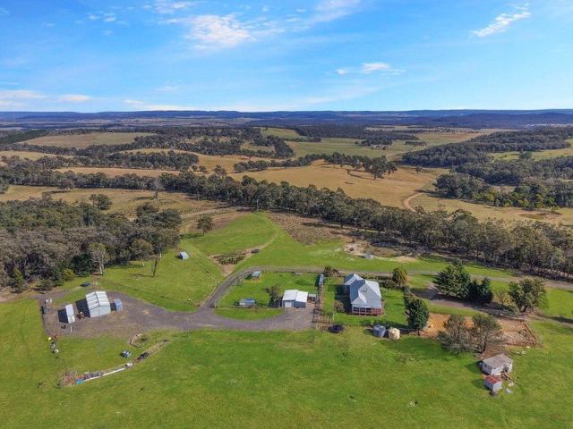 Cottage for sale in Canyonleigh, New South Wales