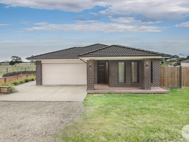 House for sale in Haddon, Victoria