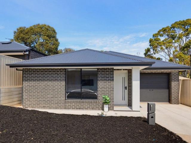 House for sale in Onkaparinga Heights, Adelaide