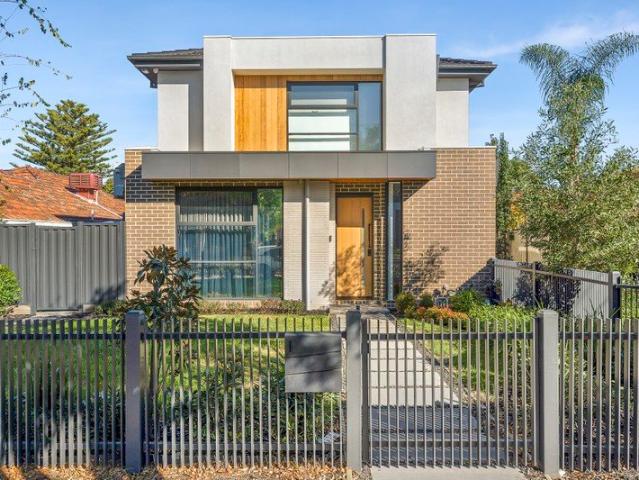Townhouse for rent in Avondale Heights, Melbourne