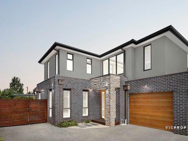 Townhouse for sale in Camerons Creek, Victoria