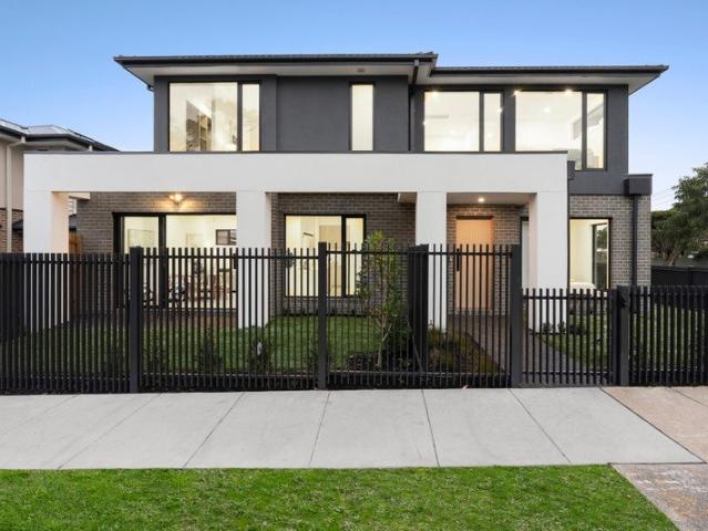 Townhouse for sale in Camerons Creek, Victoria