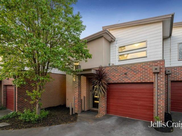 Townhouse for sale in Croydon, Melbourne