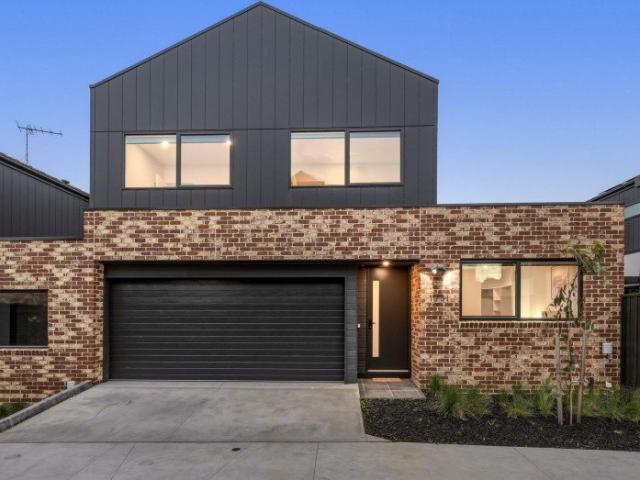 Townhouse for sale in Camerons Creek, Victoria