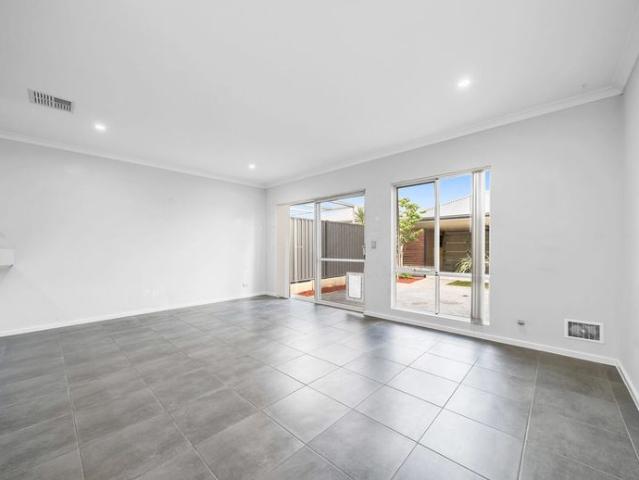 Townhouse for rent in Brabham, City of Swan