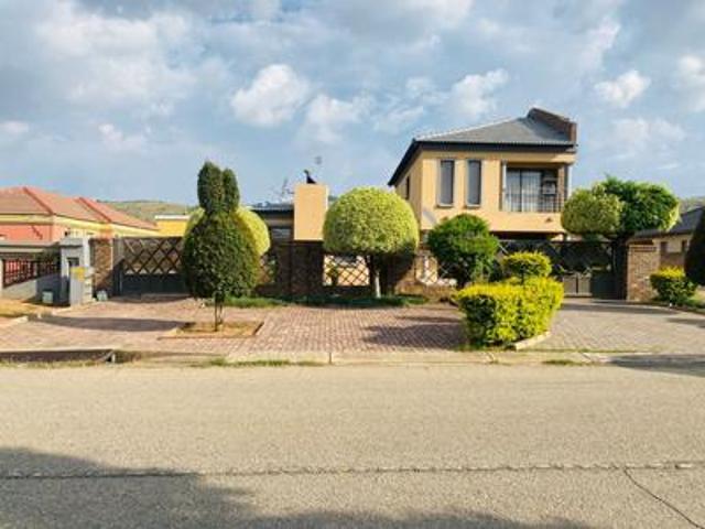 House for sale in Waterkloof, Gauteng